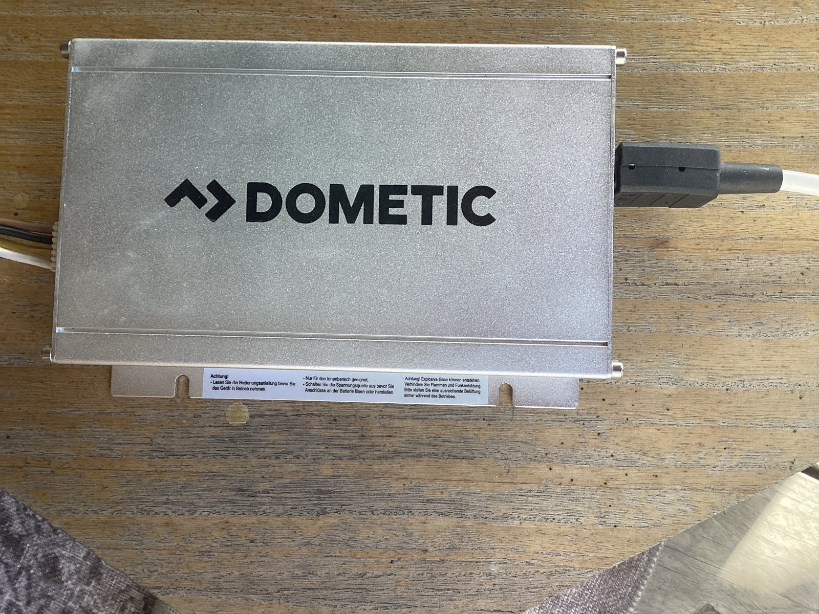 Dometic SMP438-01 Acculader/Voeding 12V 25A, Caravans en Kamperen, Ophalen of Verzenden, Gebruikt
