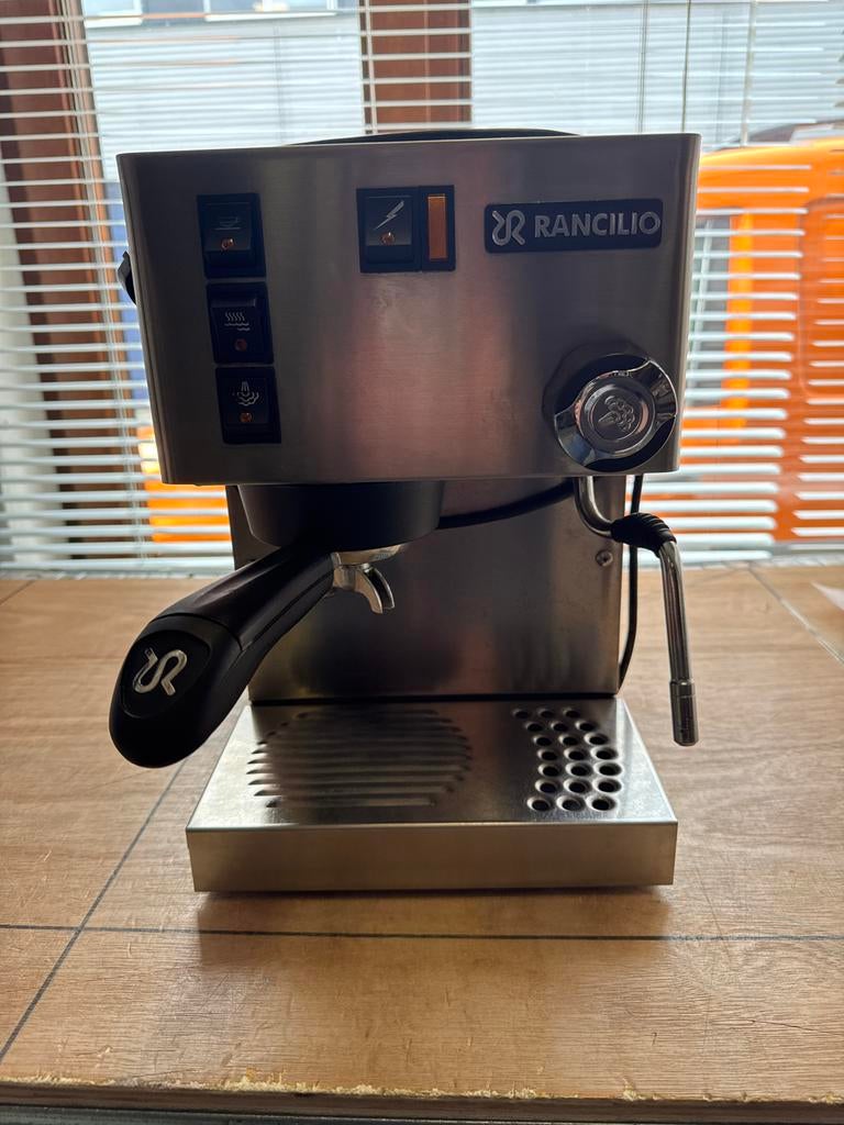 Rancilio Silvia espresso machine uit 2009 V2, Stoompijpje, Gebruikt, Espresso apparaat, Gemalen koffie