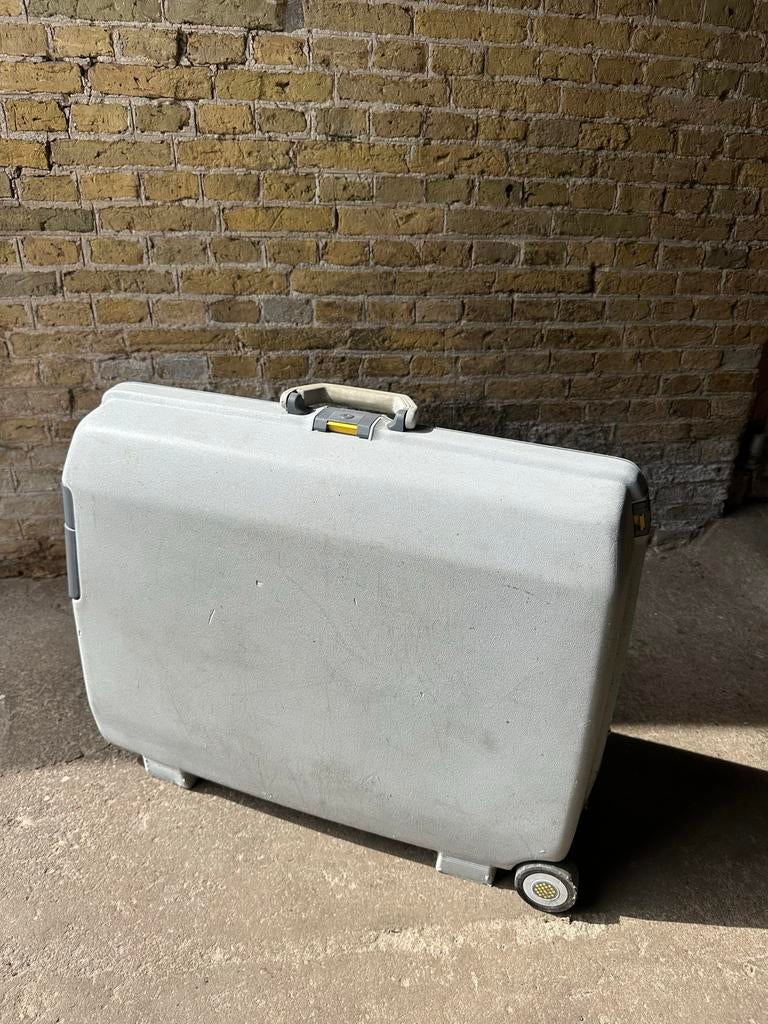Stevige Samsonite Koffer met Wieltjes - Grijs, Gebruikt, Hard kunststof, 45 tot 55 cm, Slot
