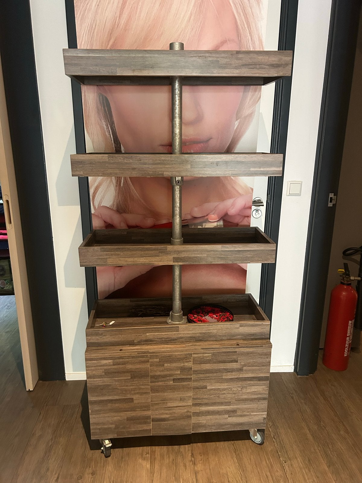 Mooie etagère kast met industriële look, Huis en Inrichting, Kasten | Overige, Ophalen, Gebruikt