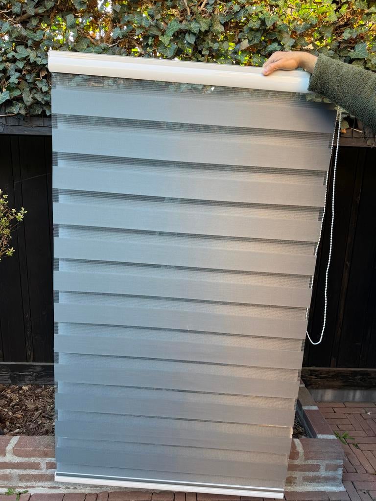 Prachtig Grijs Duo Rolgordijn (Zebra) – 100 x 200 cm – ZGAN, 100 tot 150 cm, 200 cm of meer, Ophalen of Verzenden, Zo goed als nieuw
