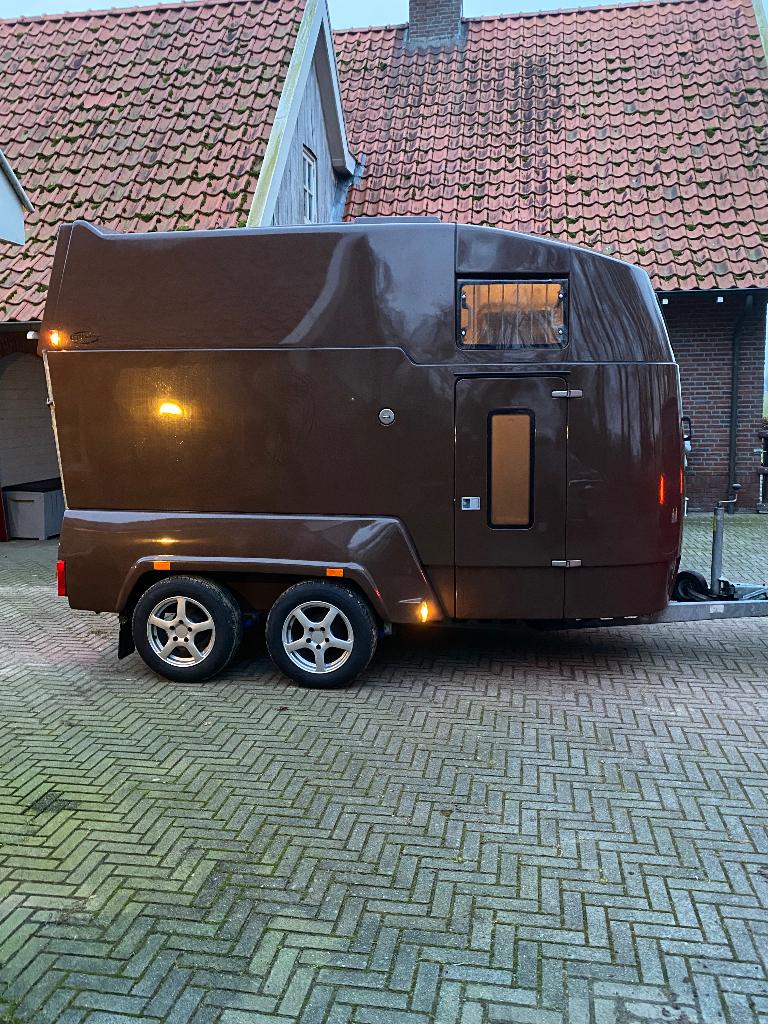 Mustang Elite 2 paards trailer in uitstekende staat..!, Dieren en Toebehoren, Paarden en Pony's | Trailers en Aanhangwagens, Ophalen