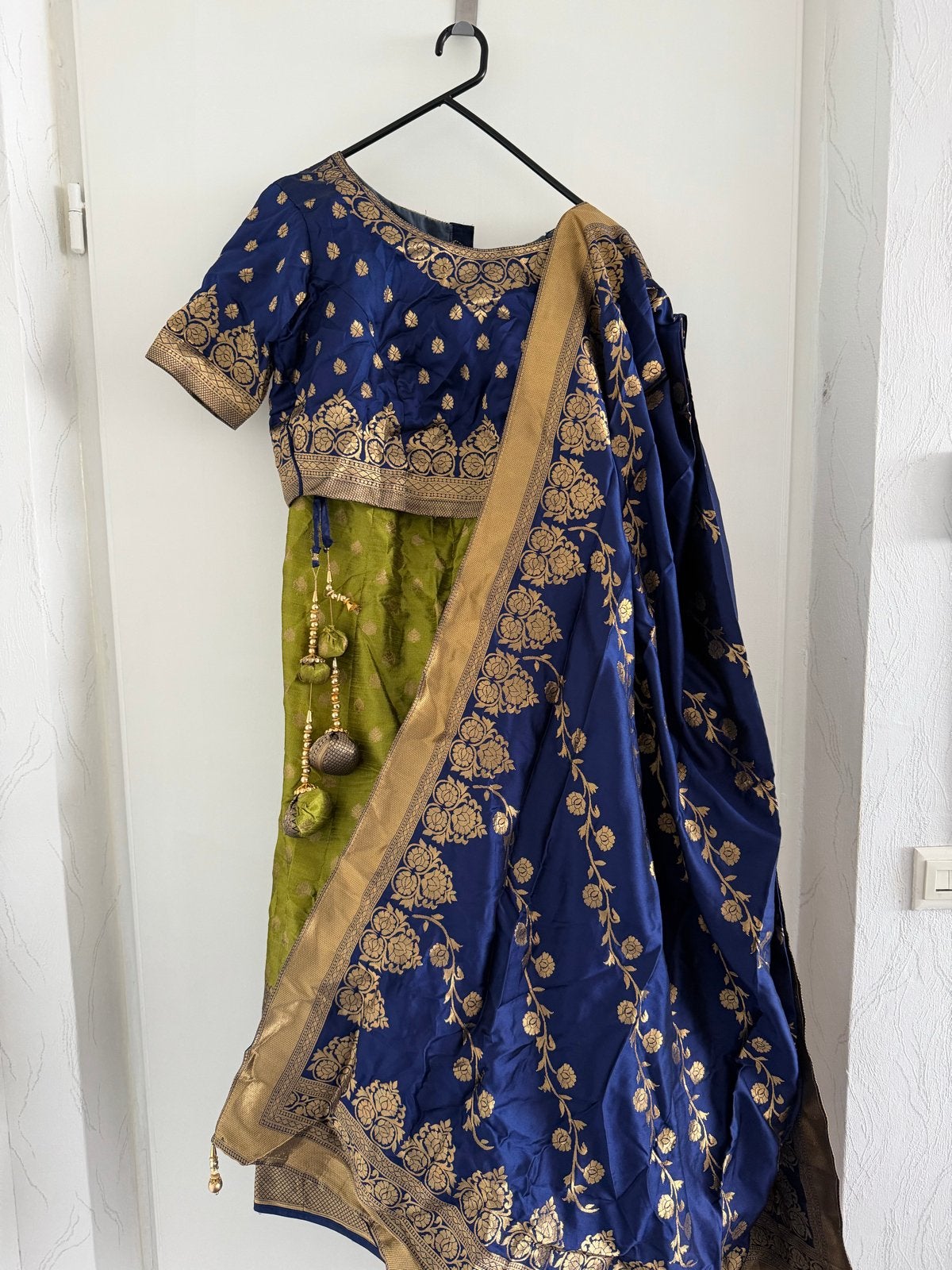Prachtige Indiase Lehenga - Blauw & Groen maat L/XL, Kleding | Dames, Overige typen, Blauw, Maat 42/44 (L), Ophalen of Verzenden