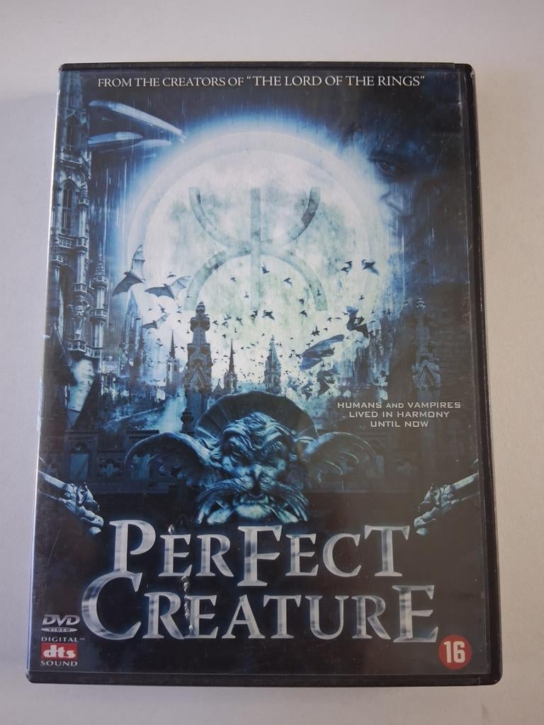 Perfect creature, Vanaf 12 jaar, Ophalen of Verzenden, Zo goed als nieuw, Overige genres