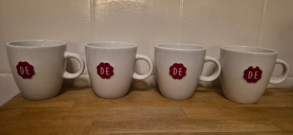 4 douwe egberts bekers nieuw !, Nieuw, Overige stijlen, Aardewerk, Mok