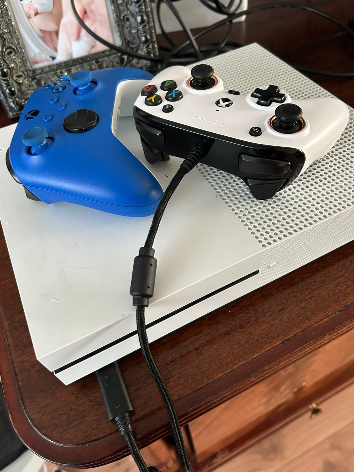 Xbox one serie s met fifa 26, Spelcomputers en Games, Met 2 controllers, Ophalen of Verzenden, Zo goed als nieuw, 500 GB