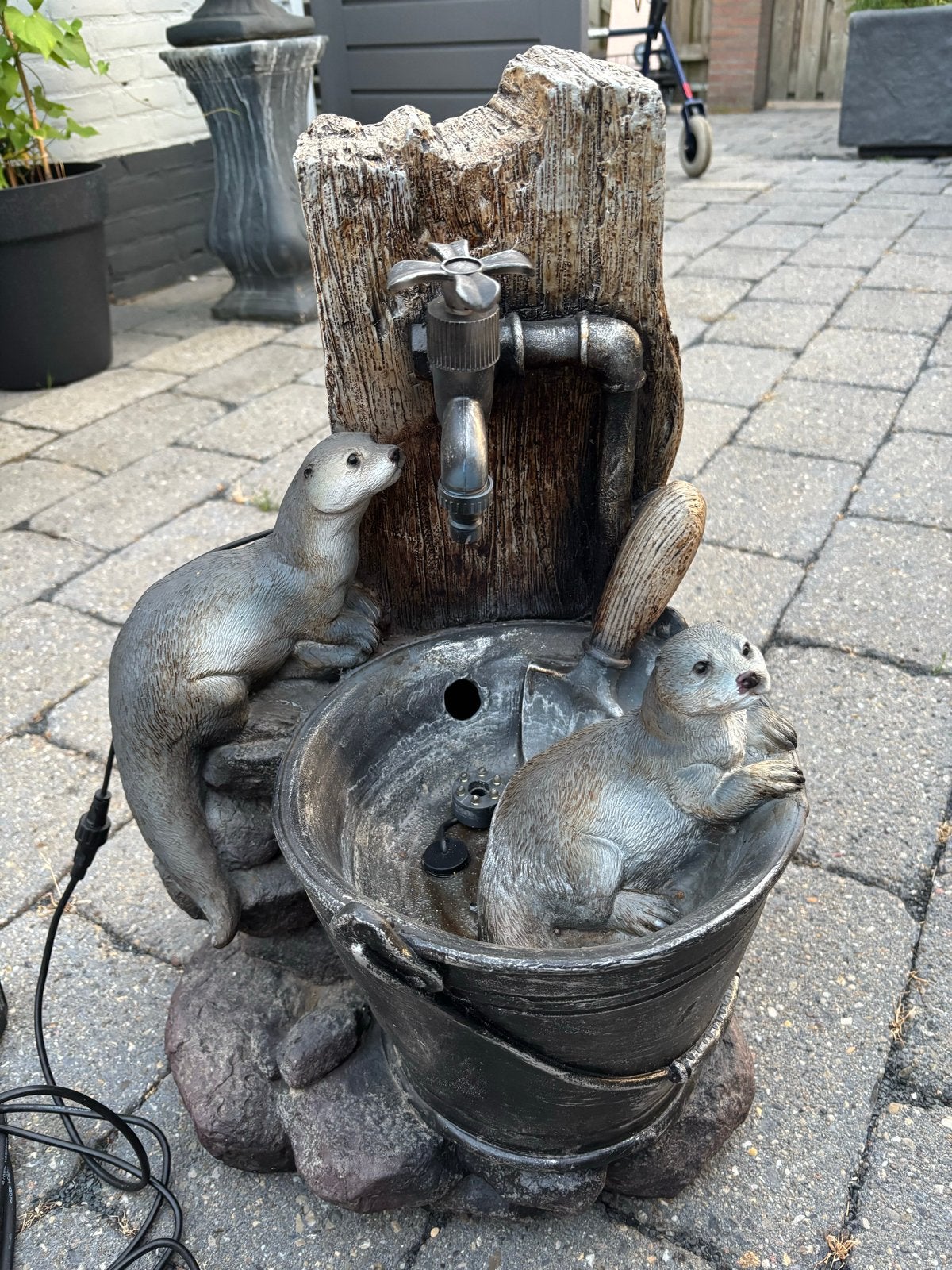 Waterornament met Otters en Kraan - Tuindecoratie, Ophalen, Gebruikt, Overige materialen, Waterornament