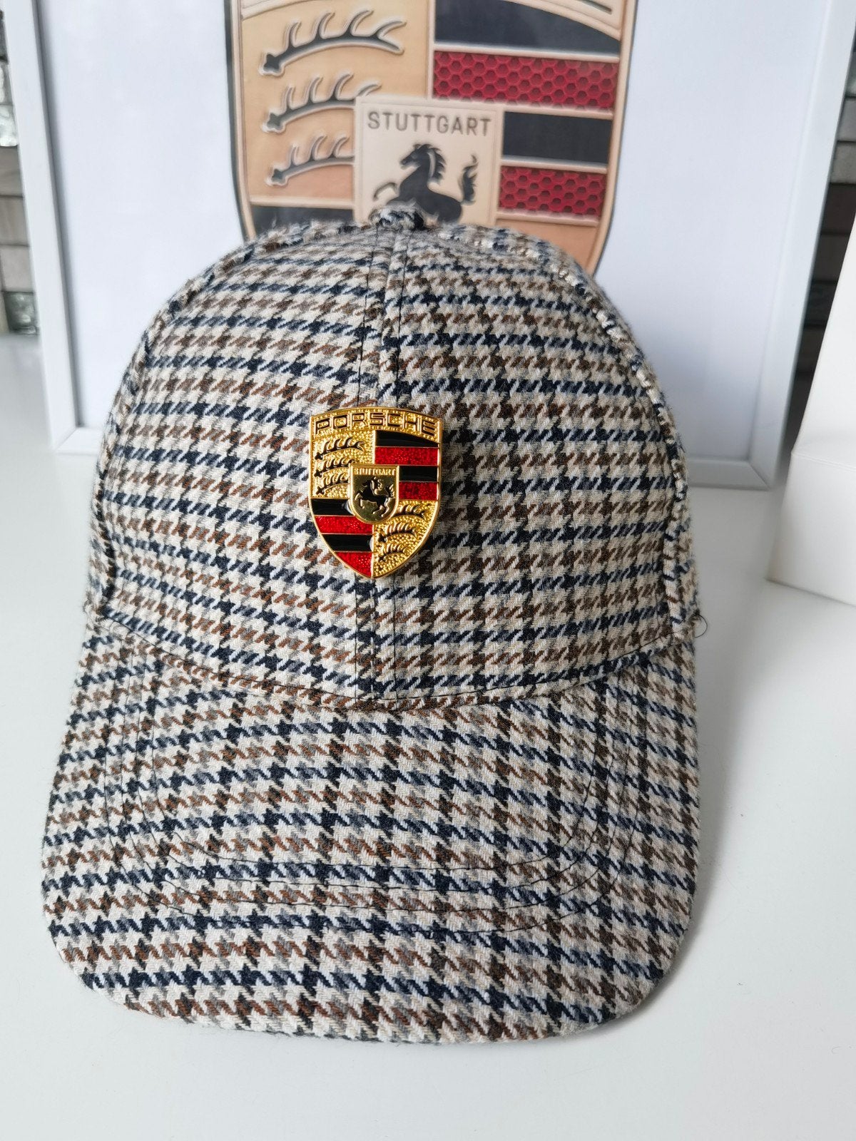 Nieuw porsche pet met heritage Pepita patroon  ️ 

Zie, Nieuw, Pet, Porsche, One size fits all