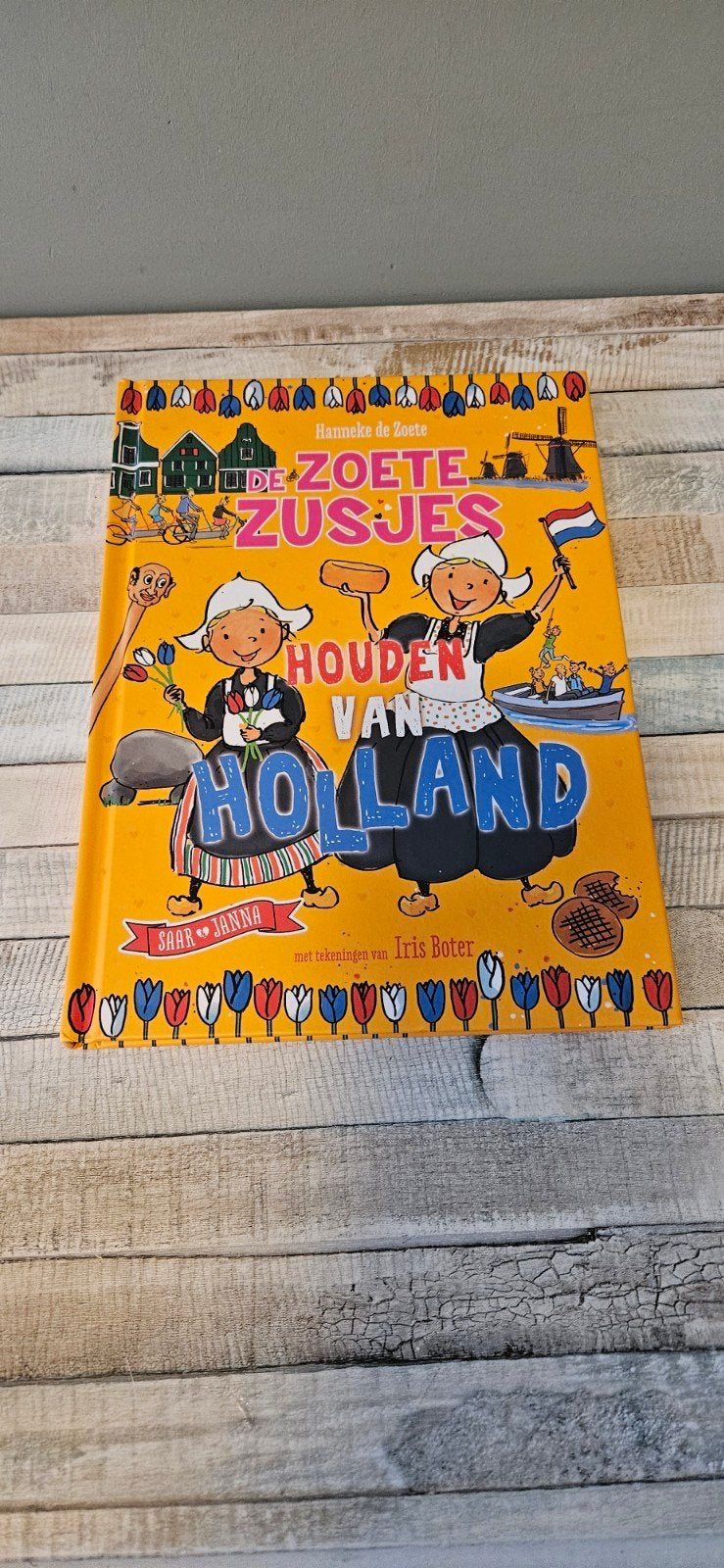 boek de zoete zusjes houden van holland, Ophalen, Zo goed als nieuw, Fictie algemeen