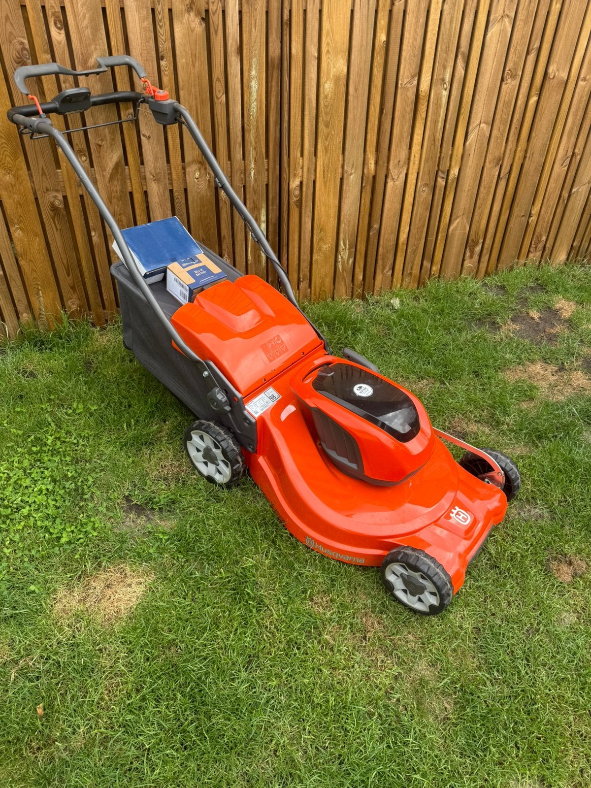 Husqvarna LC 353iVX accu maaier complete set!, Cirkelmaaier, Accu-grasmaaier, Ophalen of Verzenden, Zo goed als nieuw
