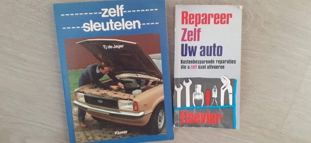2 boeken  ZELF SLEUTELEN aan auto's   RETRO, Ophalen of Verzenden
