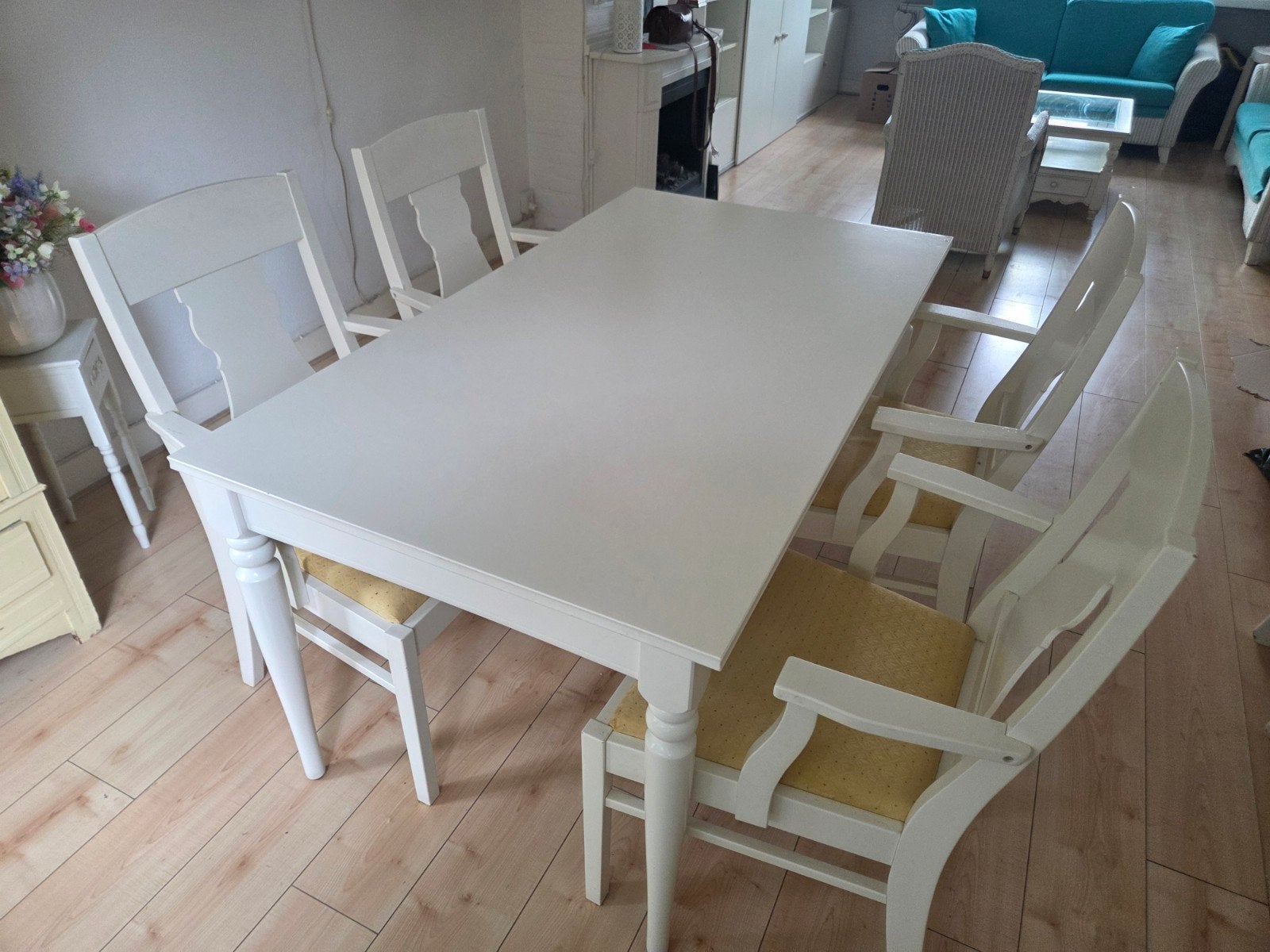 Foto 2 van IKEA Ingatorp uitschuifbare eettafel met 4 stoelen