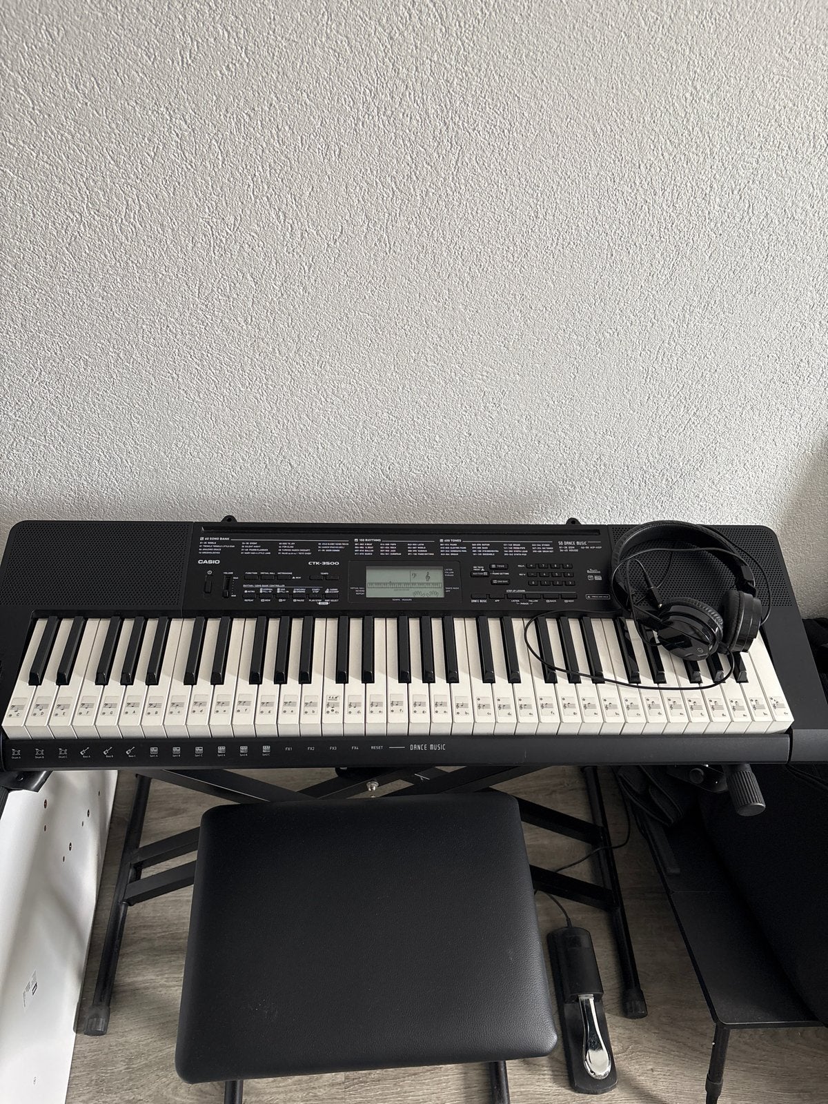 Casio CTK-3500 Digitaal Piano met standaard en kruk, Muziek en Instrumenten, Ophalen, Zwart, Digitaal, Zo goed als nieuw
