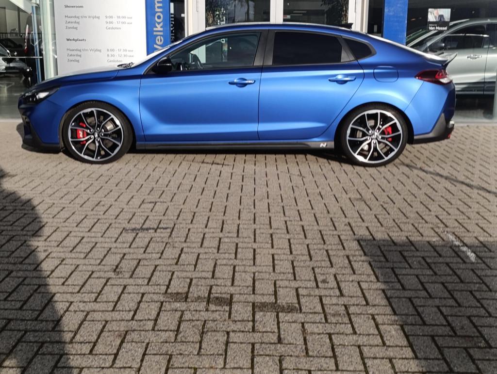 Hyundai i30 Fastback 2.0 T-GDI N2 | Memory | Camera | Stoel/, Auto's, Hyundai, Euro 6, 4 cilinders, Zwart, Handgeschakeld