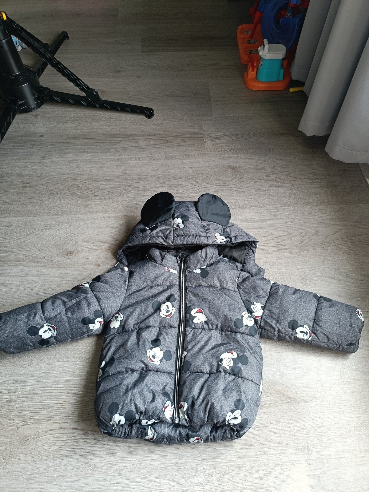 H&M Mickey Mouse winterjas met oortjes - Maat 86 (12-18M), Ophalen, Zo goed als nieuw, H&M, Jongetje of Meisje