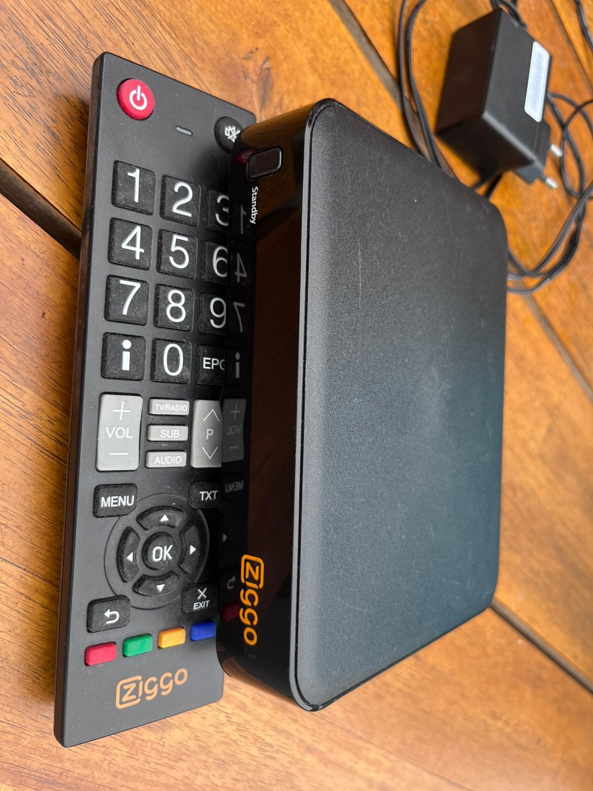 Ziggo analoog naar digitale tv kastje, Audio, Tv en Foto, Mediaspelers, Ophalen of Verzenden, Gebruikt