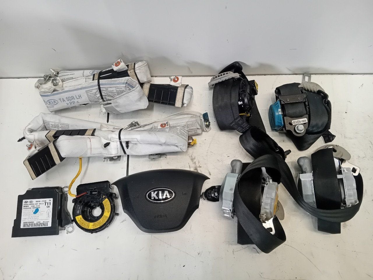 Airbag set Kia Picanto, Onderdelen@venauto.nl, Van der Ven Autorecycling B.V., Ettenseweg 76, 4706 PB Roosendaal, The Netherlands