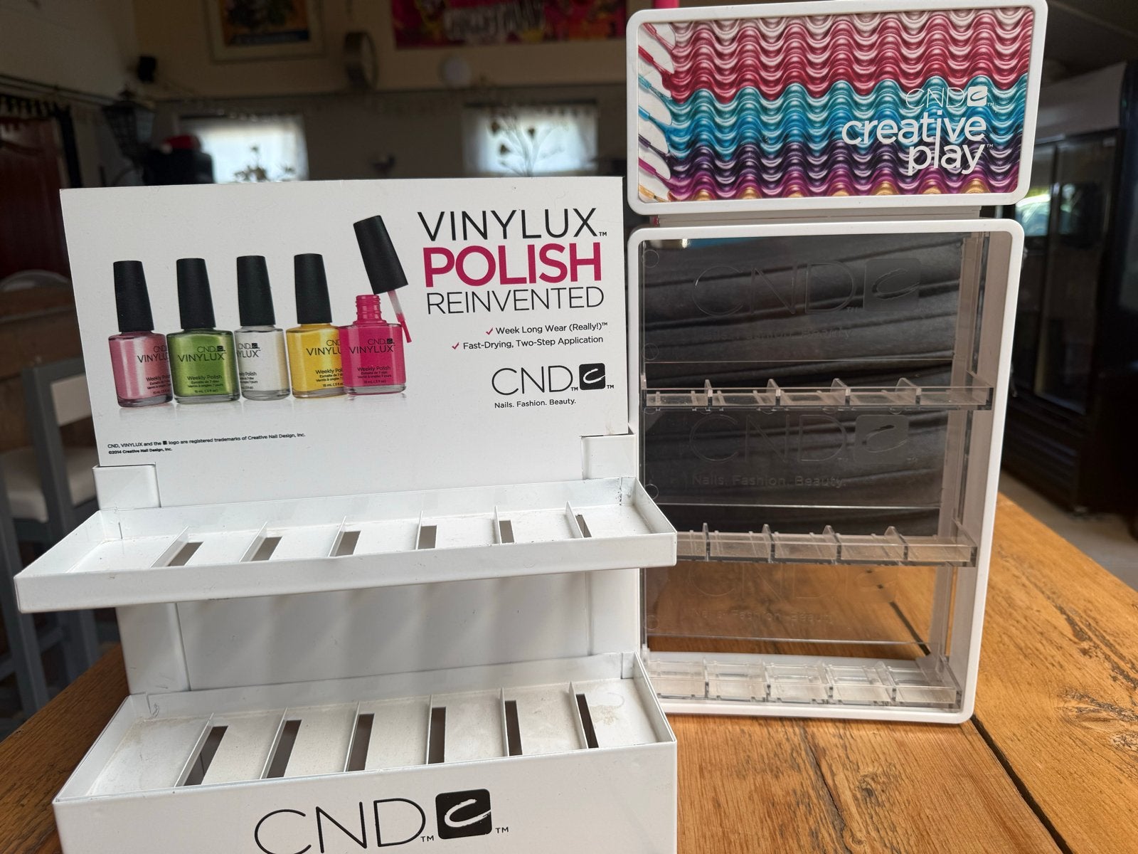 CND Vinylux en Creative Play nagellak display, Gebruikt, Wit, Ophalen of Verzenden, Handen en Nagels