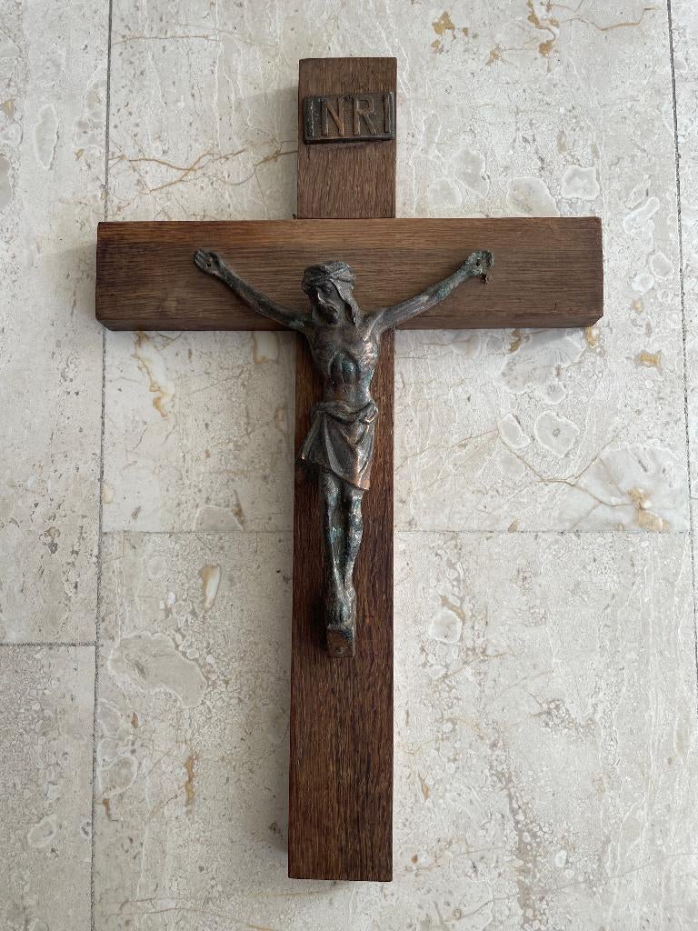 Antiek kruisbeeld met corpus en INRI bordje, Ophalen of Verzenden