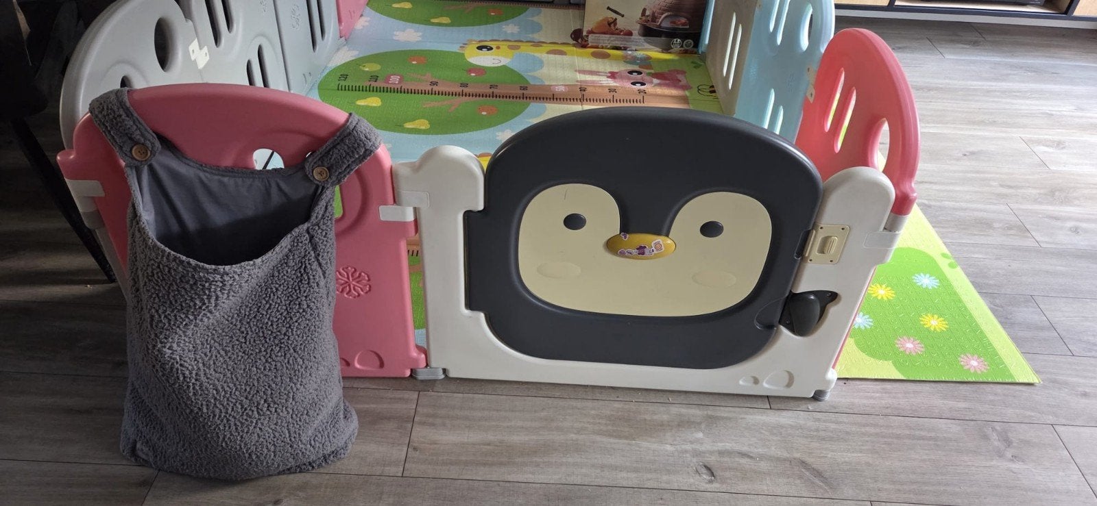 Grote grondbox / playpen – 12 panelen – deur + speelpaneel, Ophalen, Zo goed als nieuw, Rechthoekig