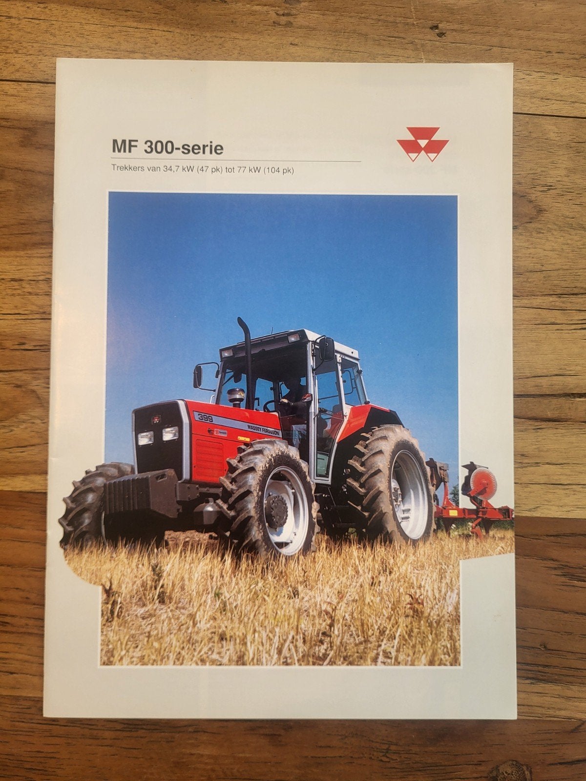 tractor folder Massey Ferguson 300, Boeken, Ophalen of Verzenden, Zo goed als nieuw