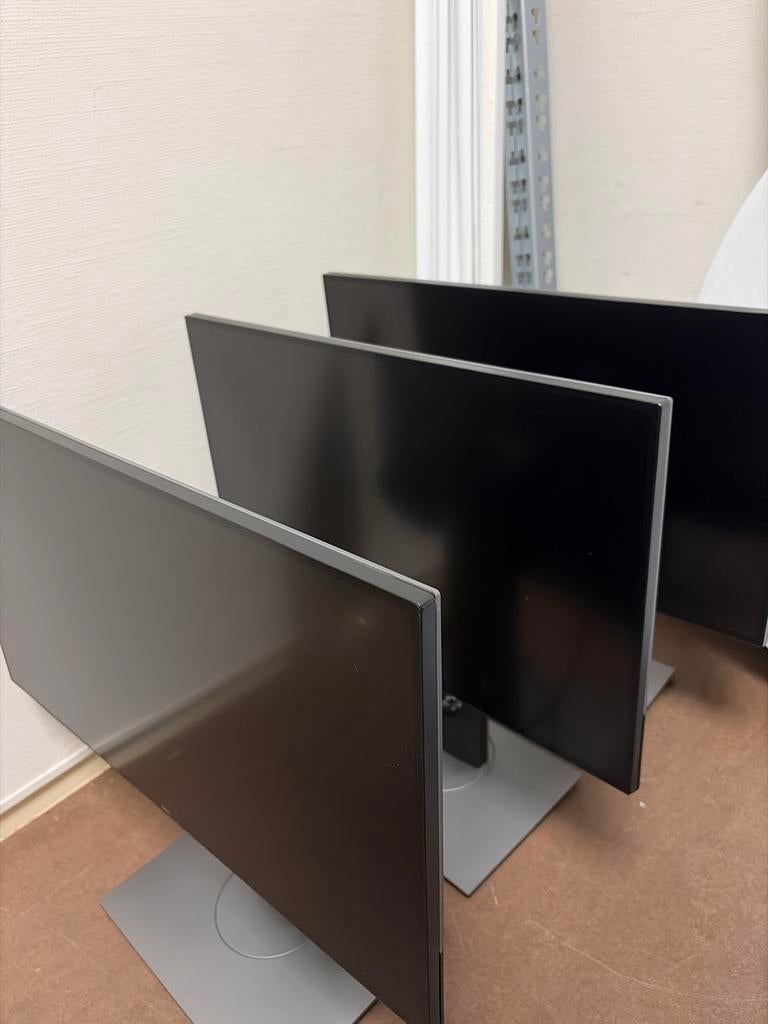 3x Dell U2518D monitoren (nov 2018) - Goede staat, Computers en Software, Monitoren, IPS, In hoogte verstelbaar, Ophalen of Verzenden