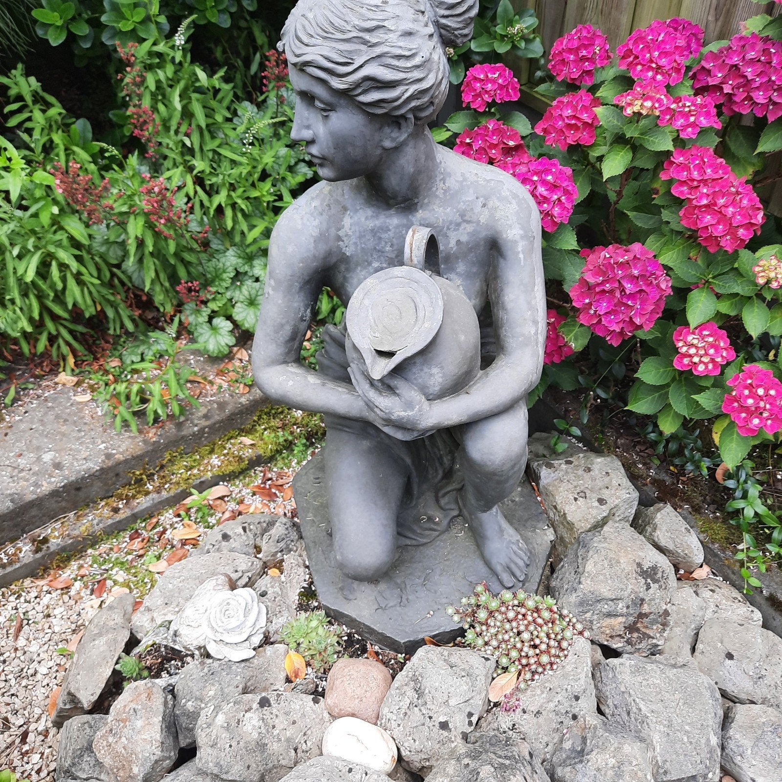 Compleet waterornament met pomp, waterbak en veldkeien, Ophalen, Kunststof, Waterornament