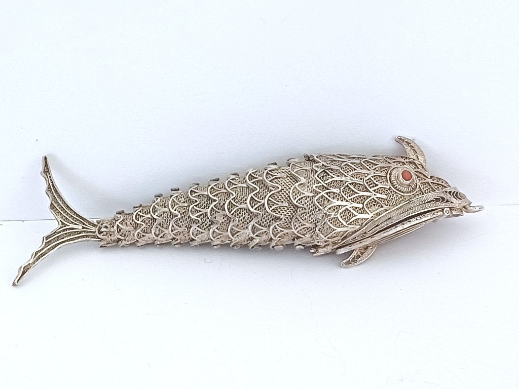 vis, hanger, parfumdoosje zilver filigrain met koraal, Ophalen of Verzenden, Zilver, Hanger, Met edelsteen