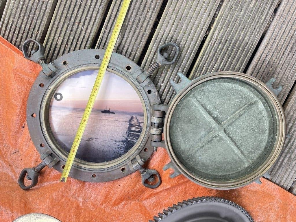 Zware bronzen patrijspoort, Ophalen, Gebruikt, Overige typen