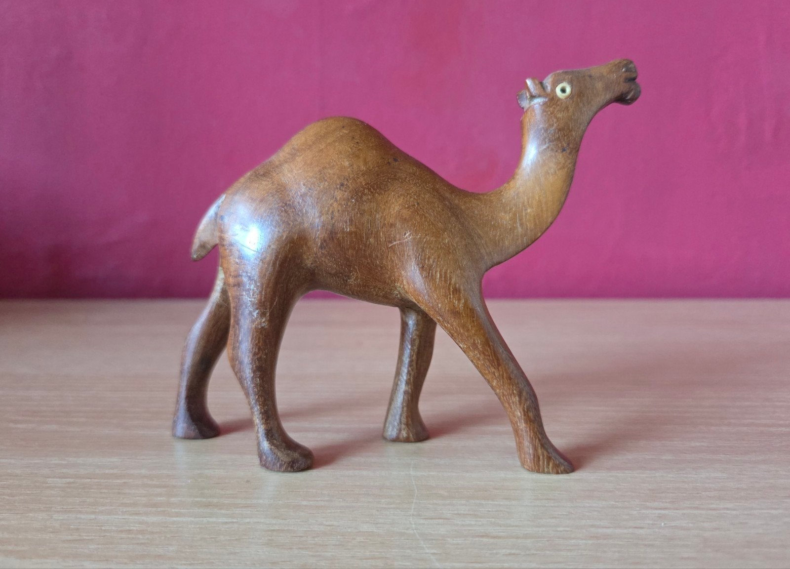 Beeld kameel hout, Antiek en Kunst, Ophalen of Verzenden, Beeld, Hout, Bruin