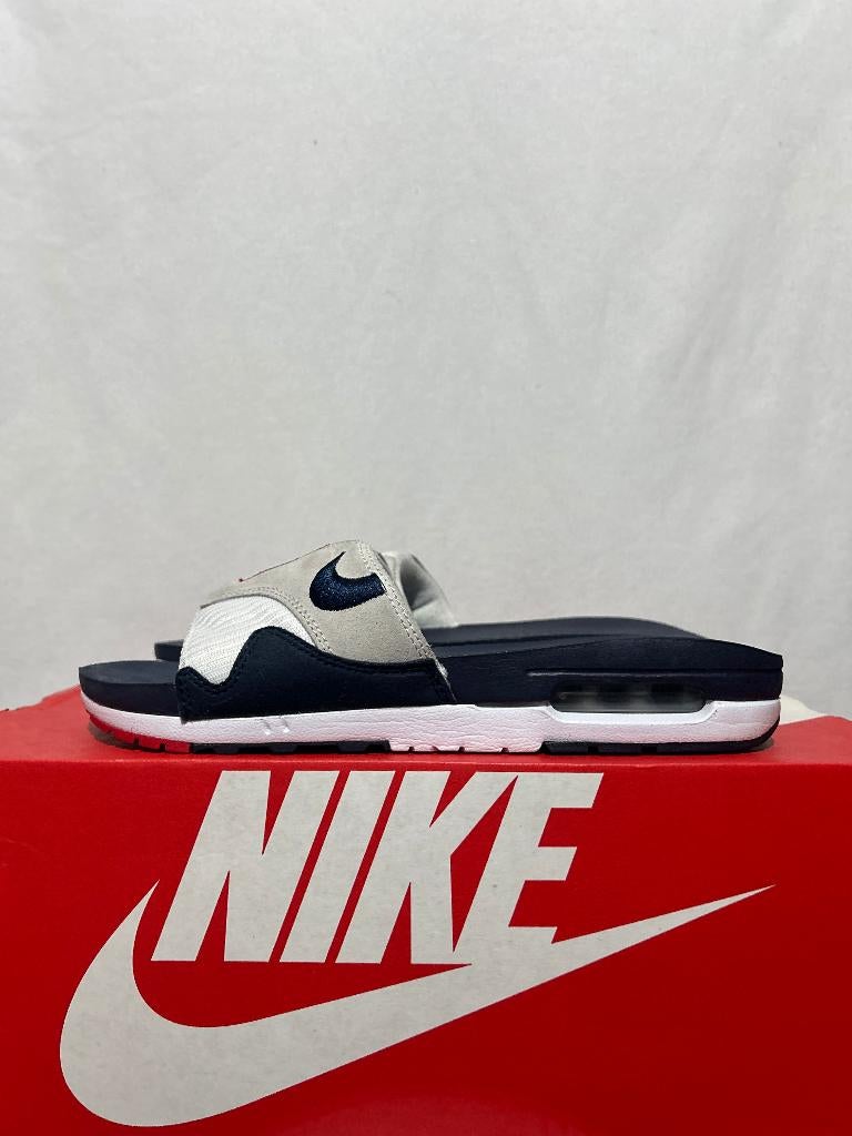 ALS NIEUW! Maat 42,5 - Nike Air Max 1 Slide Obsidian Red