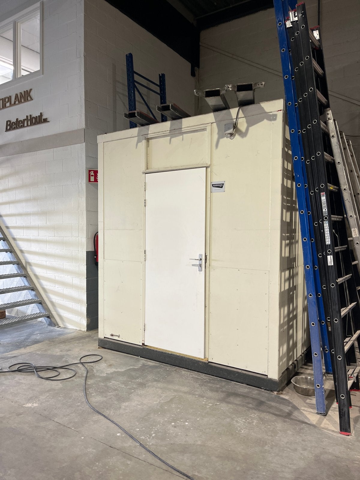 Mobiele toilet- en wasunit met urinoirs en wasbakken, Ophalen of Verzenden, Gebruikt, Toilet
