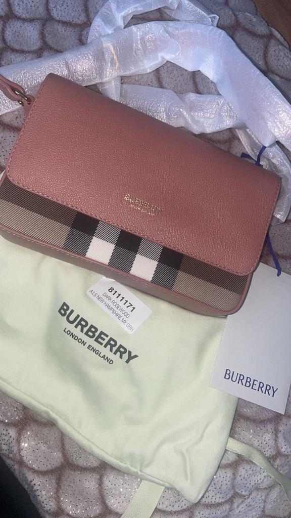 Burberry schoudertas- Nieuw met label, Ophalen of Verzenden, Nieuw, Roze, Schoudertasje