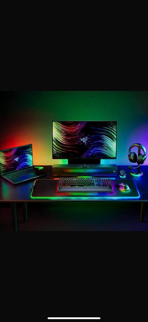 Razer RGB Muis & Mousepad Set gaming twv €150,00, Computers en Software, Muizen, Zo goed als nieuw, Muis, Rechtshandig, Bedraad