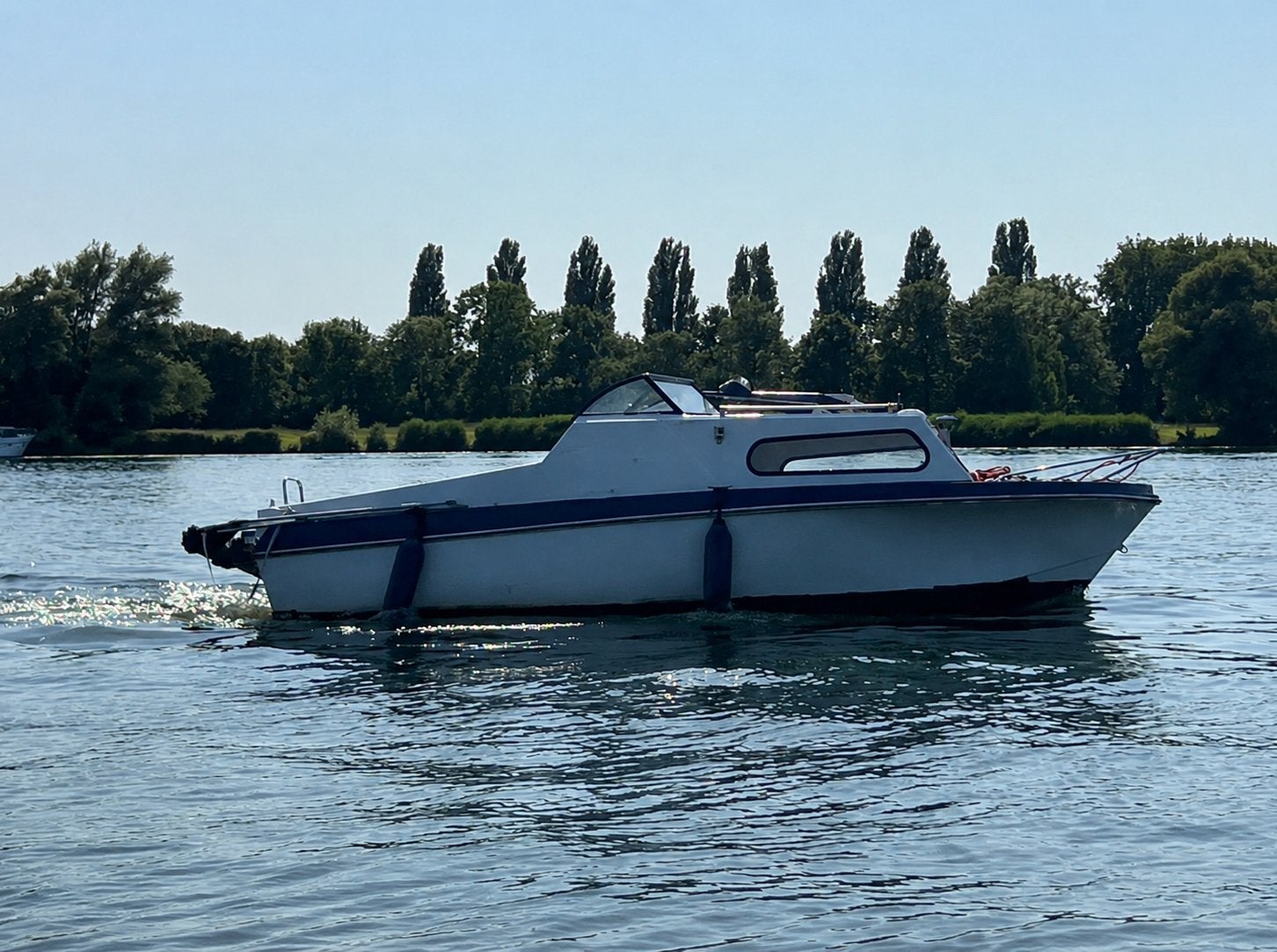 Opknapper kajuitboot met Yamaha 5 pk buitenboordmotor, Watersport en Boten, Ophalen, Overige merken, Gebruikt, Overige typen