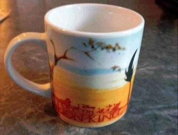 Lion King mok Disney (verzenden kan ook), Ophalen, Leeuwenkoning of Jungle Boek, Zo goed als nieuw, Servies