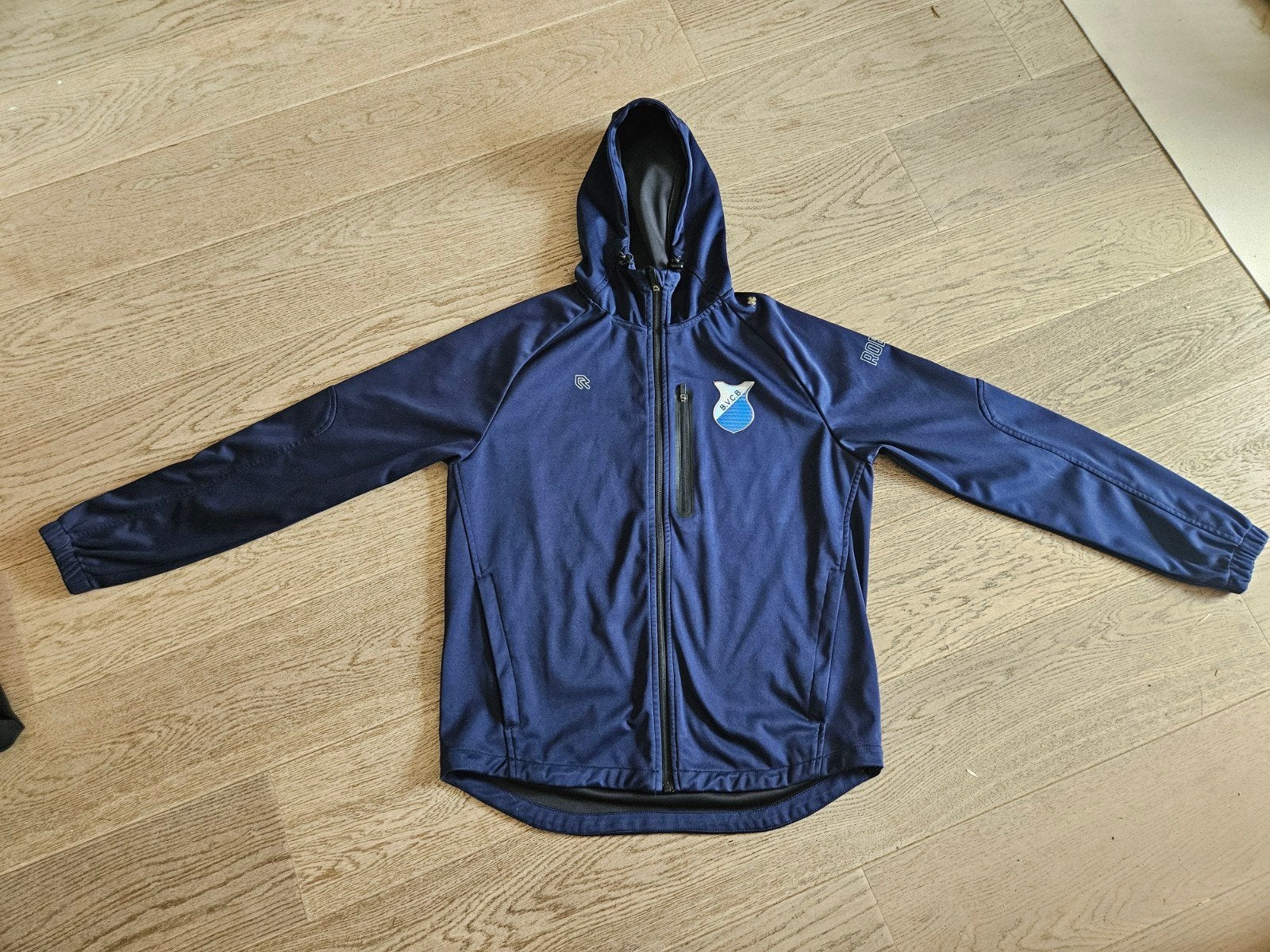 BVCB softshell jas met capuchon - Maat M, Robey, Ophalen of Verzenden, Zo goed als nieuw, Maat 48/50 (M)