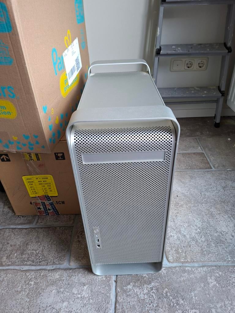 Apple Mac Pro (ouder model) - Lege behuizing, Computers en Software, Apple Desktops, Gebruikt, Minder dan 4 GB, Geen, Ophalen of Verzenden