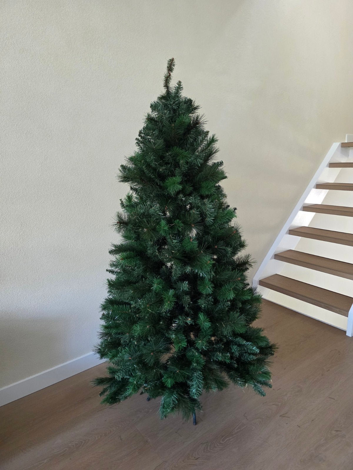 Kunstkerstboom (ca. 1.70m) inclusief mand en opbergtas, Ophalen, Zo goed als nieuw