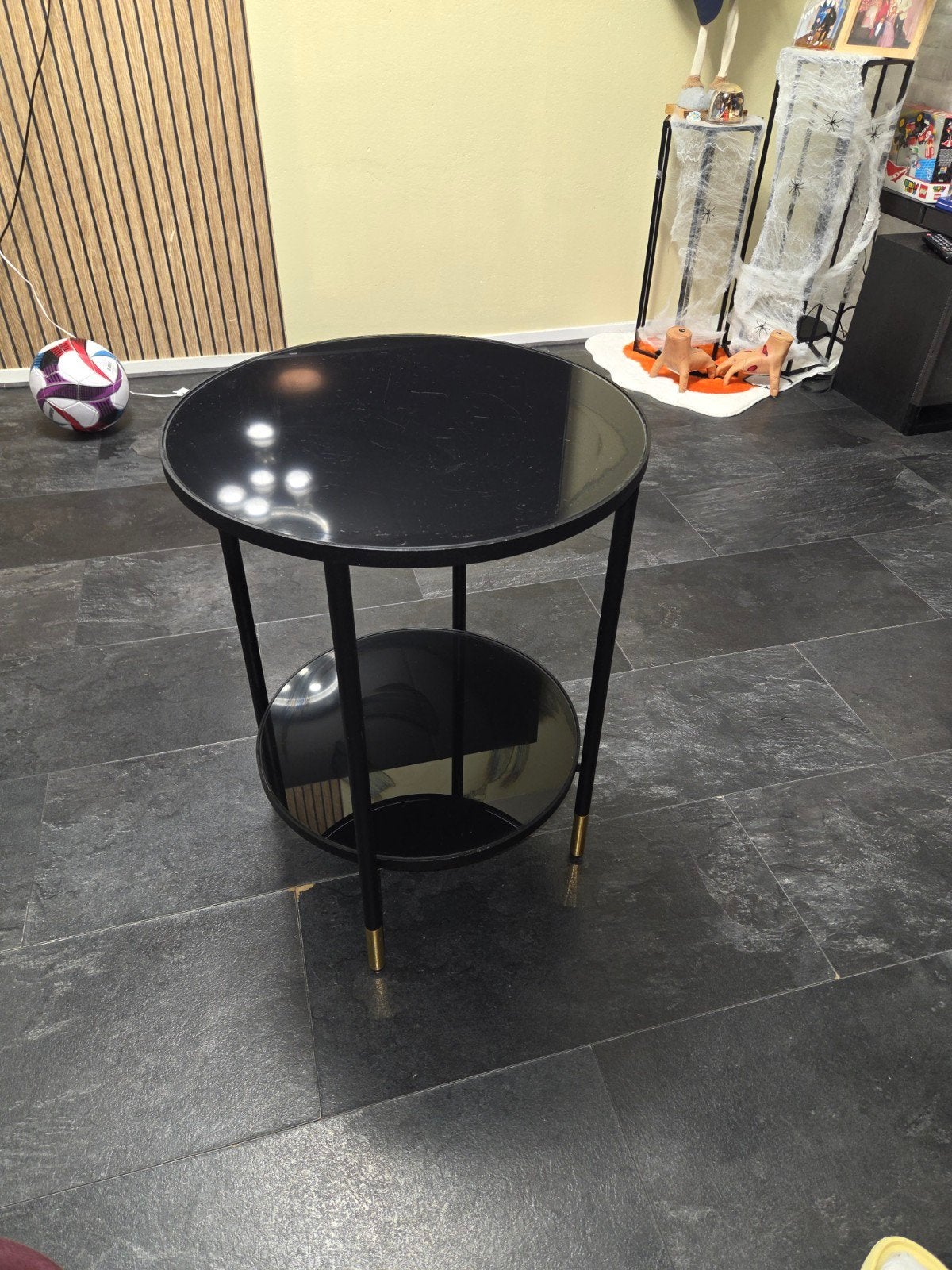 Moderne zwarte salontafel met glazen bladen, Huis en Inrichting, 50 – 75, Minder dan 50 cm, Gebruikt, Rond