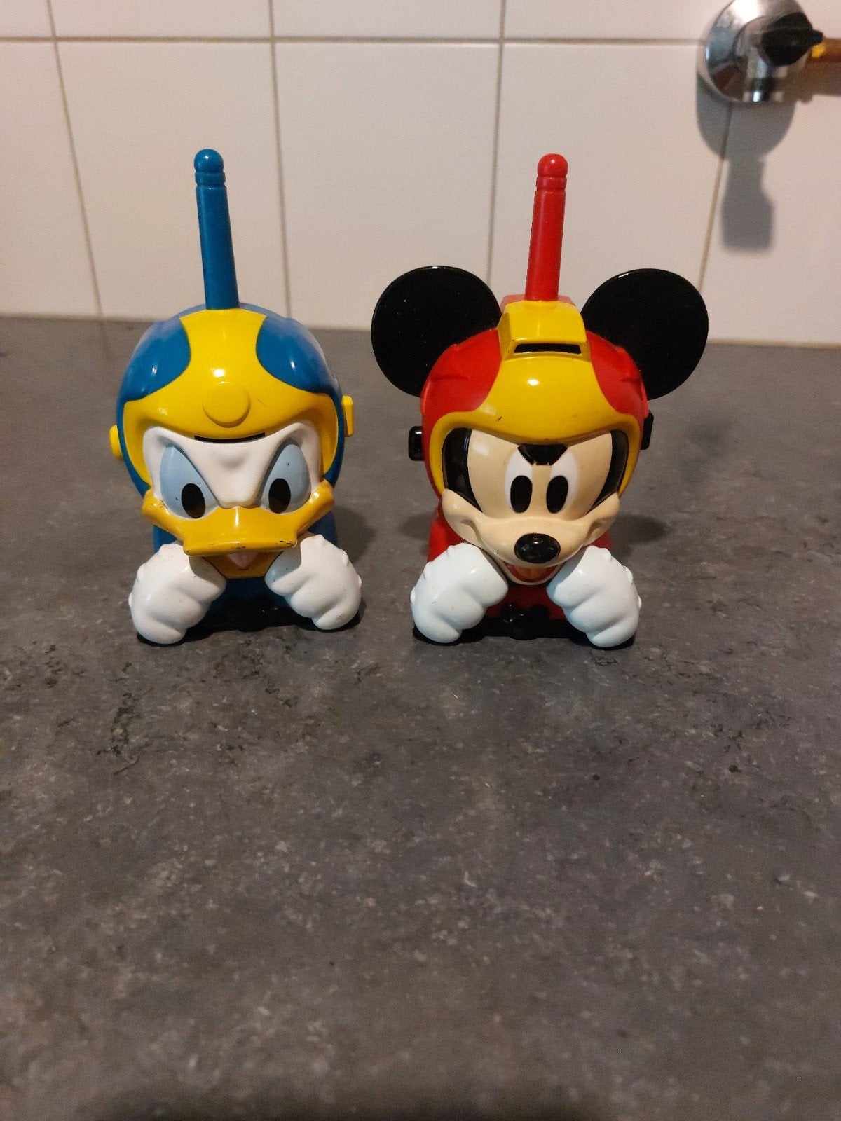 Donald Duck en Mickey Mouse Walkie Talkie Set, Ophalen of Verzenden, Gebruikt, Minder dan 2 km, Portofoon of Walkie-talkie