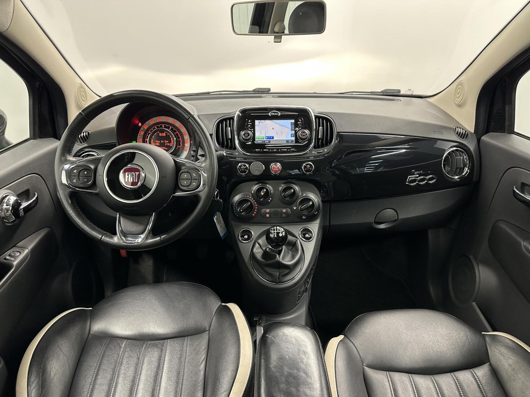Fiat 500 0.9 TwinAir Lounge AIRCO NAVI LEER PANO 96000 KM., Voorwielaandrijving, Gebruikt, Met garantie (alle), Handgeschakeld