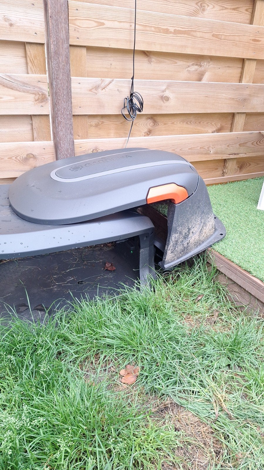 Gardena robotmaaier garage (bovenkant), Tuin en Terras, Ophalen, Gebruikt, Gardena
