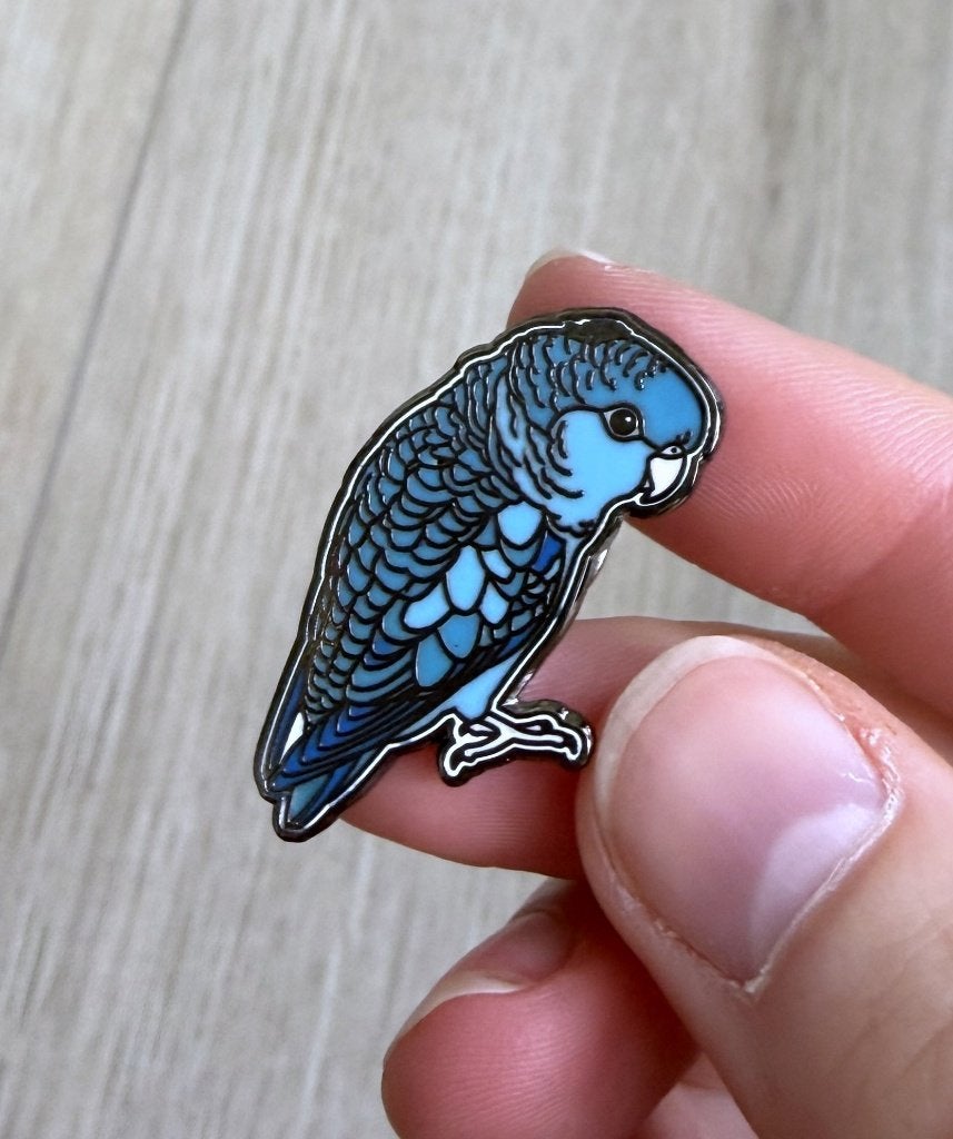 Linnie catharina parkiet emaille pin brooch papegaai vogel, Verzenden, Nieuw, Dier of Natuur, Speldje of Pin