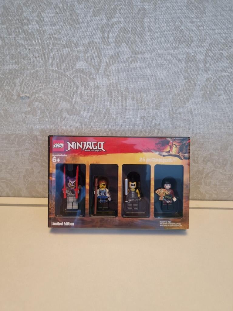 Lego ninjago toys r us 5005257-1, Ophalen of Verzenden, Nieuw, Overige merken