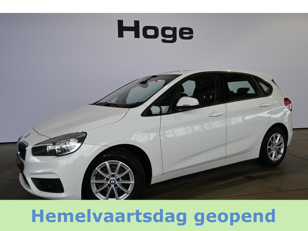 BMW 2 Serie Active Tourer 218i Airco Trekhaak LED Lichtmetaa, Voorwielaandrijving, Gebruikt, Met garantie (alle), Wit