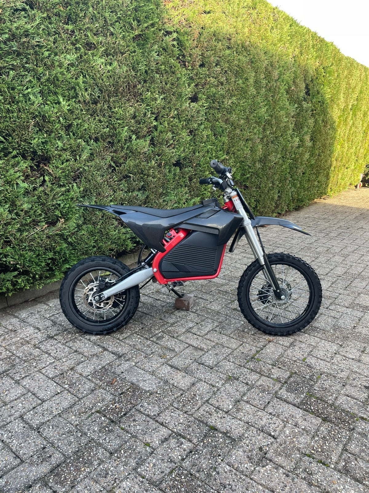 Crosser electrice, Ophalen, Zo goed als nieuw, Schijfrem, Dirtbike