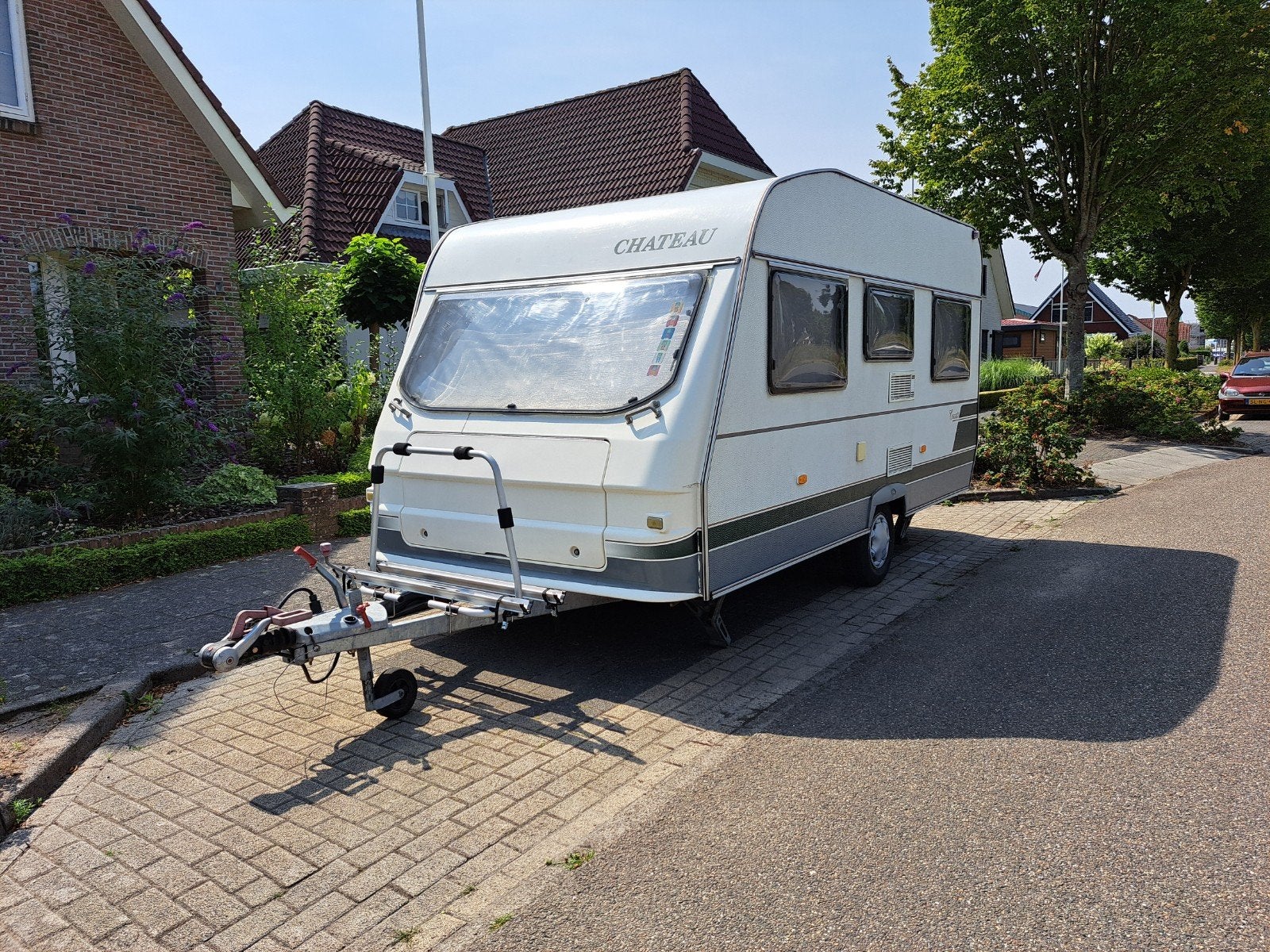 Chateau Caratt 390 uit 1999 - Compacte en complete caravan, Vast bed, Chateau, Kachel, Treinzit