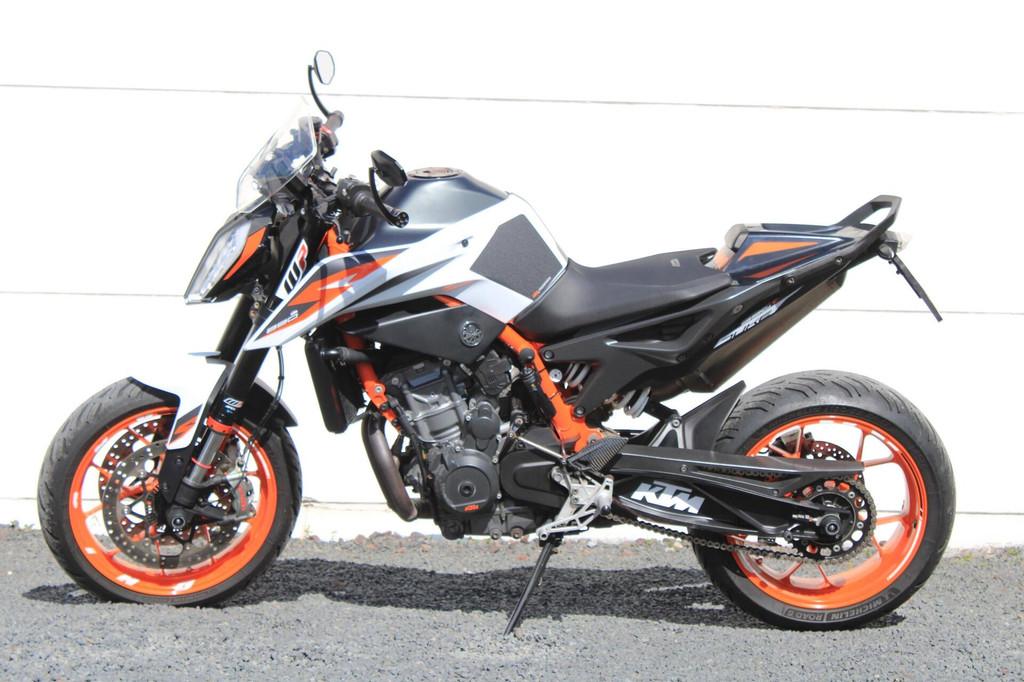 KTM 890 Duke R Akrapovic Tech Pack Quickshifter LED Cruise A, Motoren, Motoren | KTM, Handvatverwarming, Meer dan 35 kW, KTM Sportmotorcycle GmbH