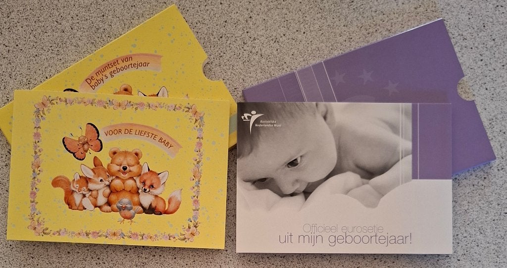 Geboortesets NL munten 1999 en 2002 compleet met opberghoes, Koningin Beatrix, Overige waardes, Geboorte of Huwelijk, Verzenden